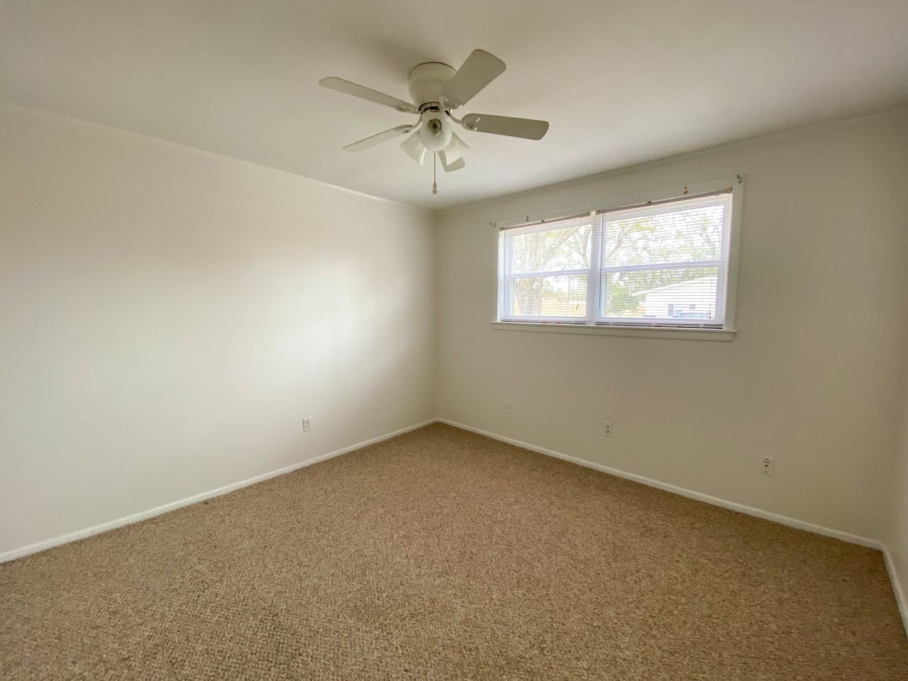 102 Roberts Ave - Photo 7 of 8