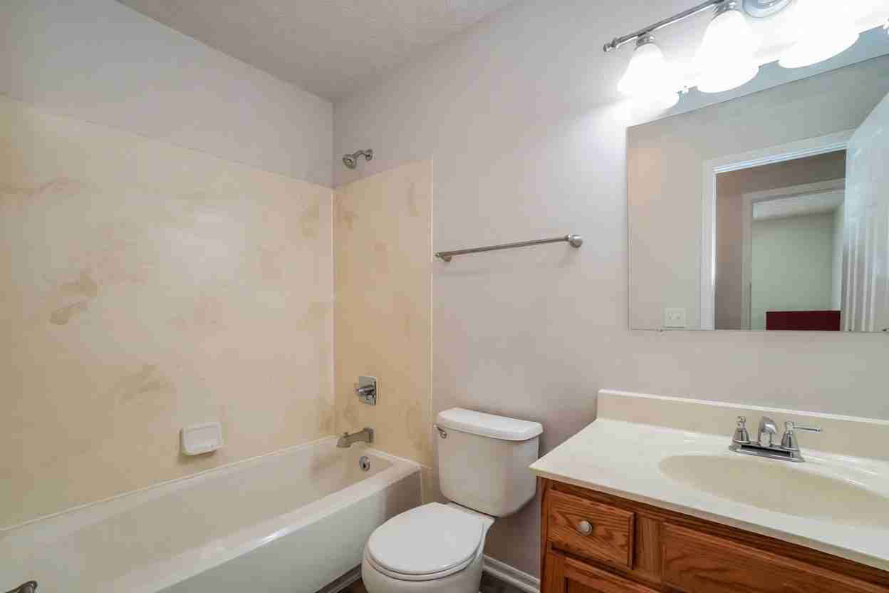 1087 Lavender Ln - Photo 5 of 5