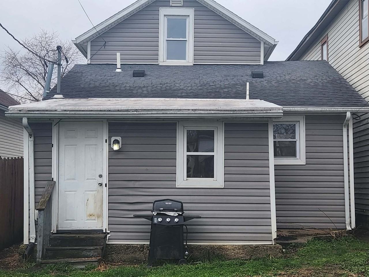 717 S Downing St - Photo 3 of 25