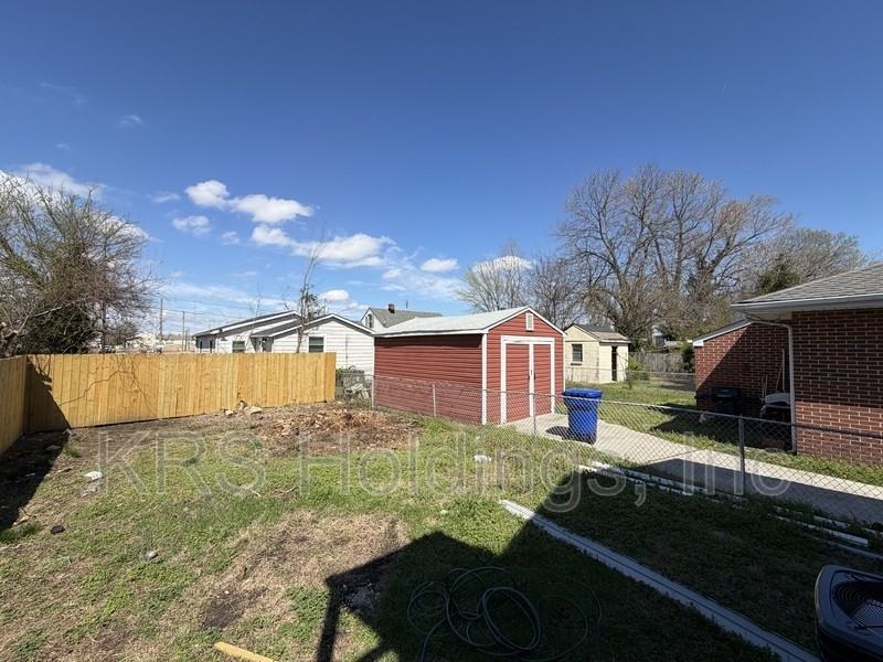 709 33rd St #1 - Photo 5 of 6