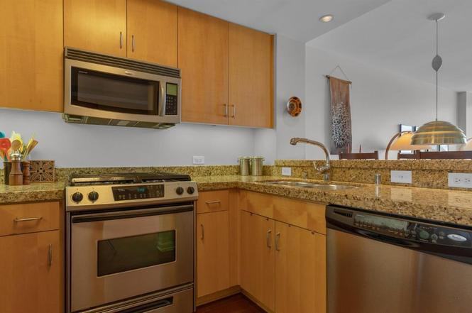 750 Van Ness Ave - Photo 7 of 12