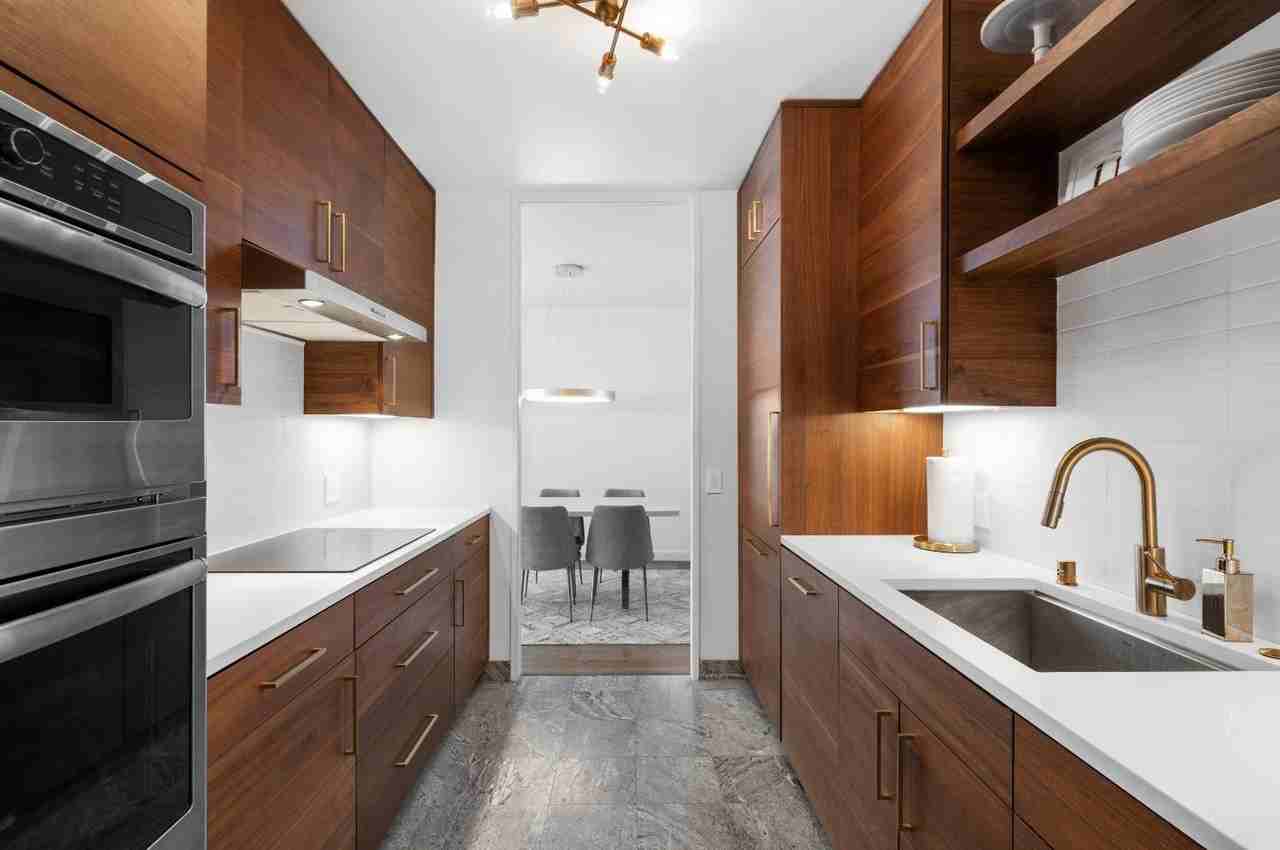 999 Green St - Photo 3 of 10