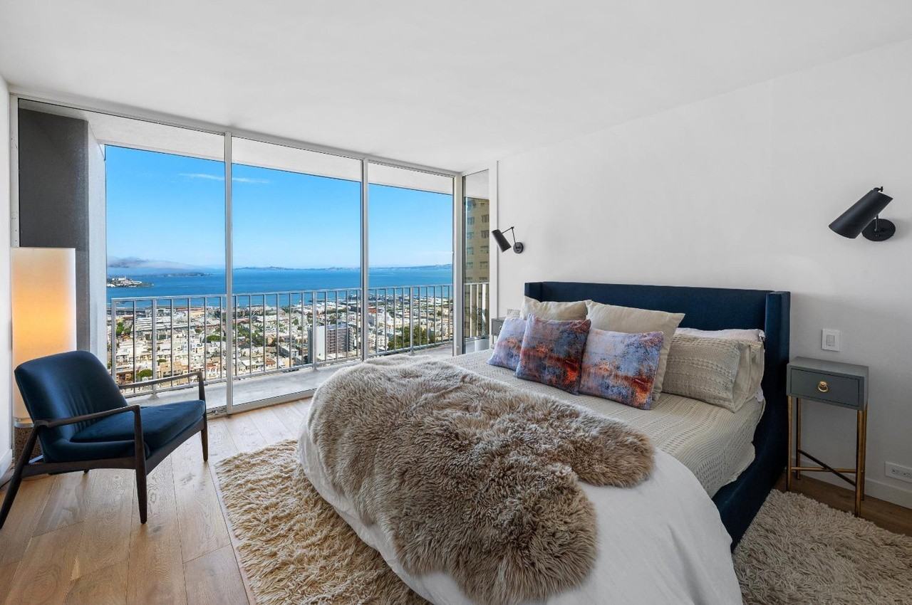 999 Green St - Photo 5 of 10