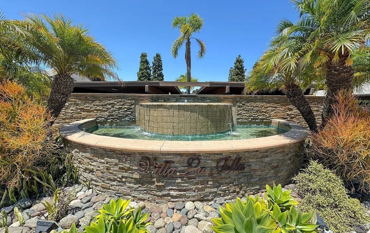 8660 Via Mallorca - Photo 4 of 14