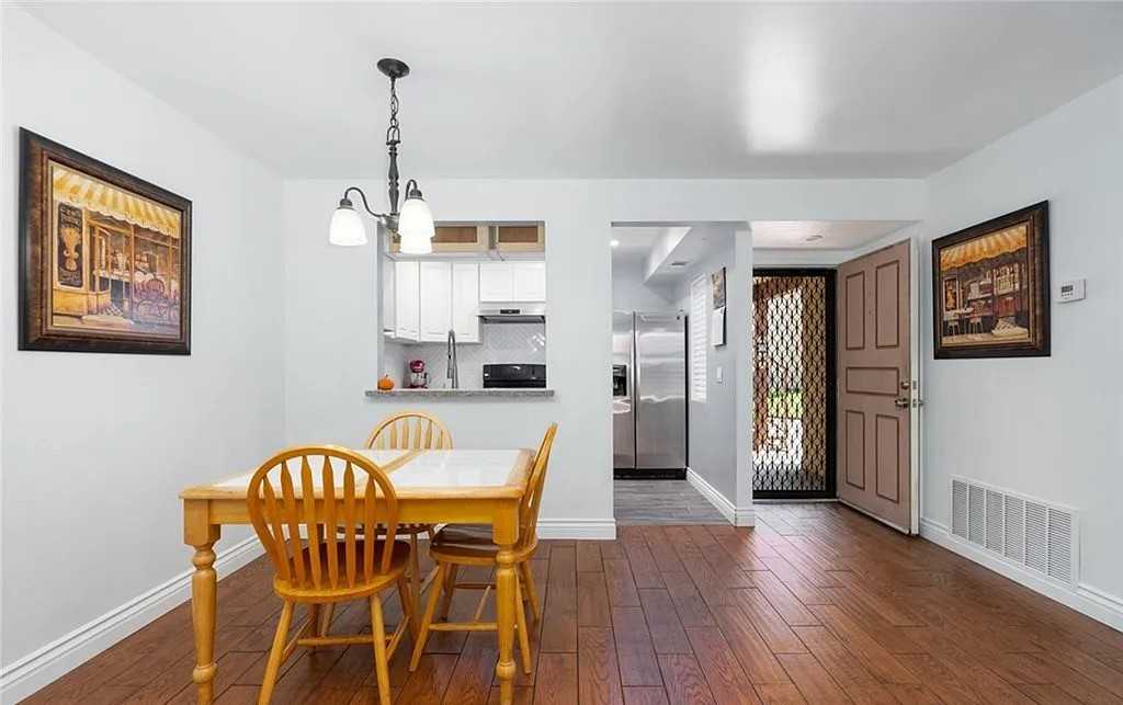 2625 W Cameron Ct - Photo 3 of 11