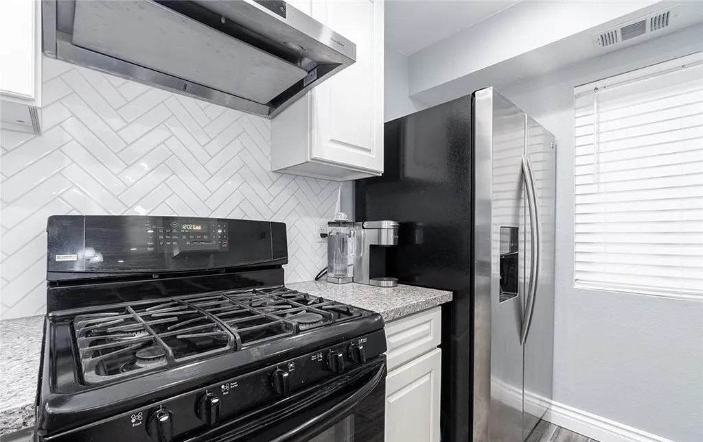 2625 W Cameron Ct - Photo 4 of 11