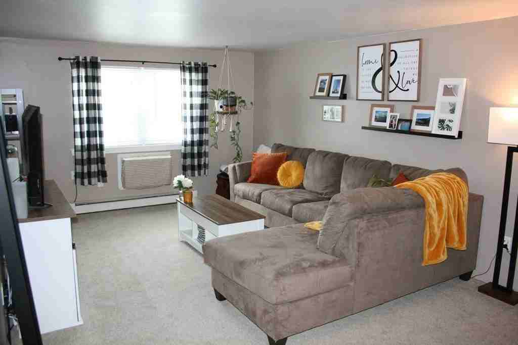 47 Berlin St - Photo 2 of 9