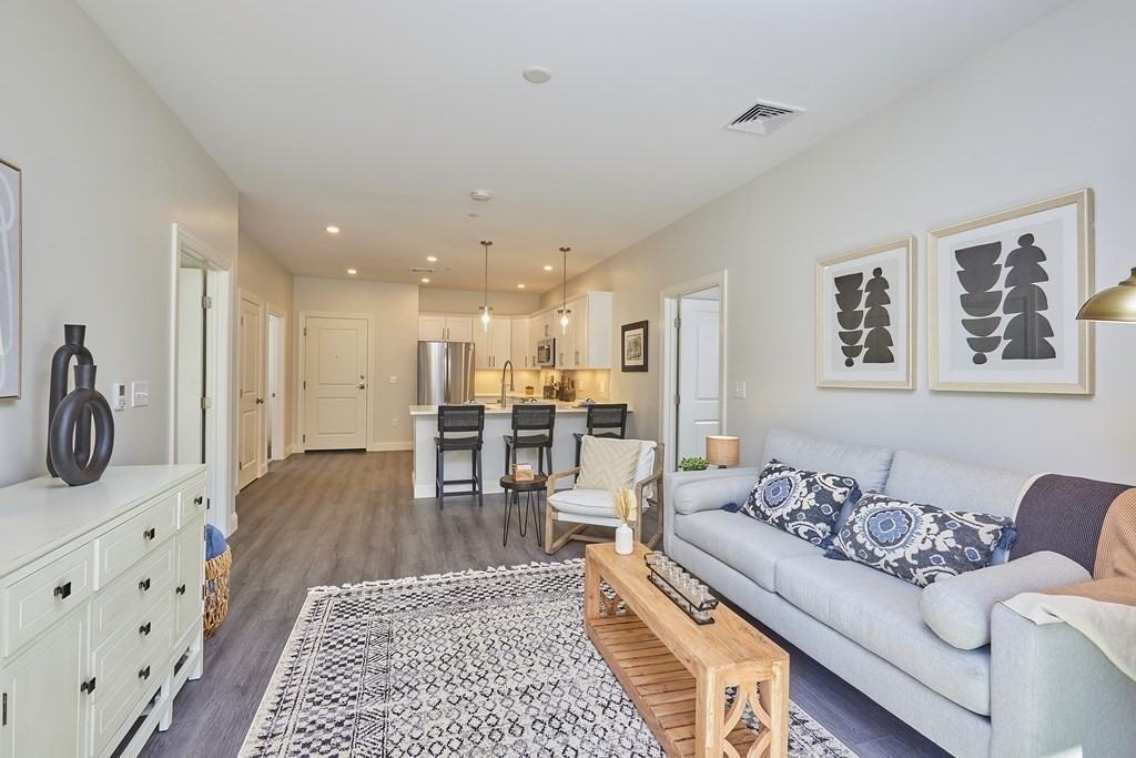 3209 Briarwood Vlg - Photo 6 of 9