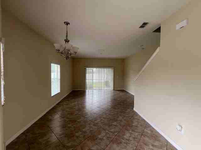 31225 Claridge Pl - Photo 5 of 17