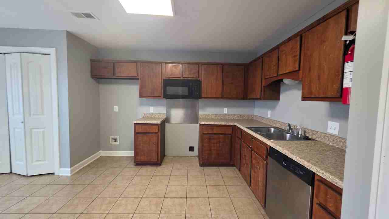 8927 Rasco Hills Cv - Photo 7 of 17