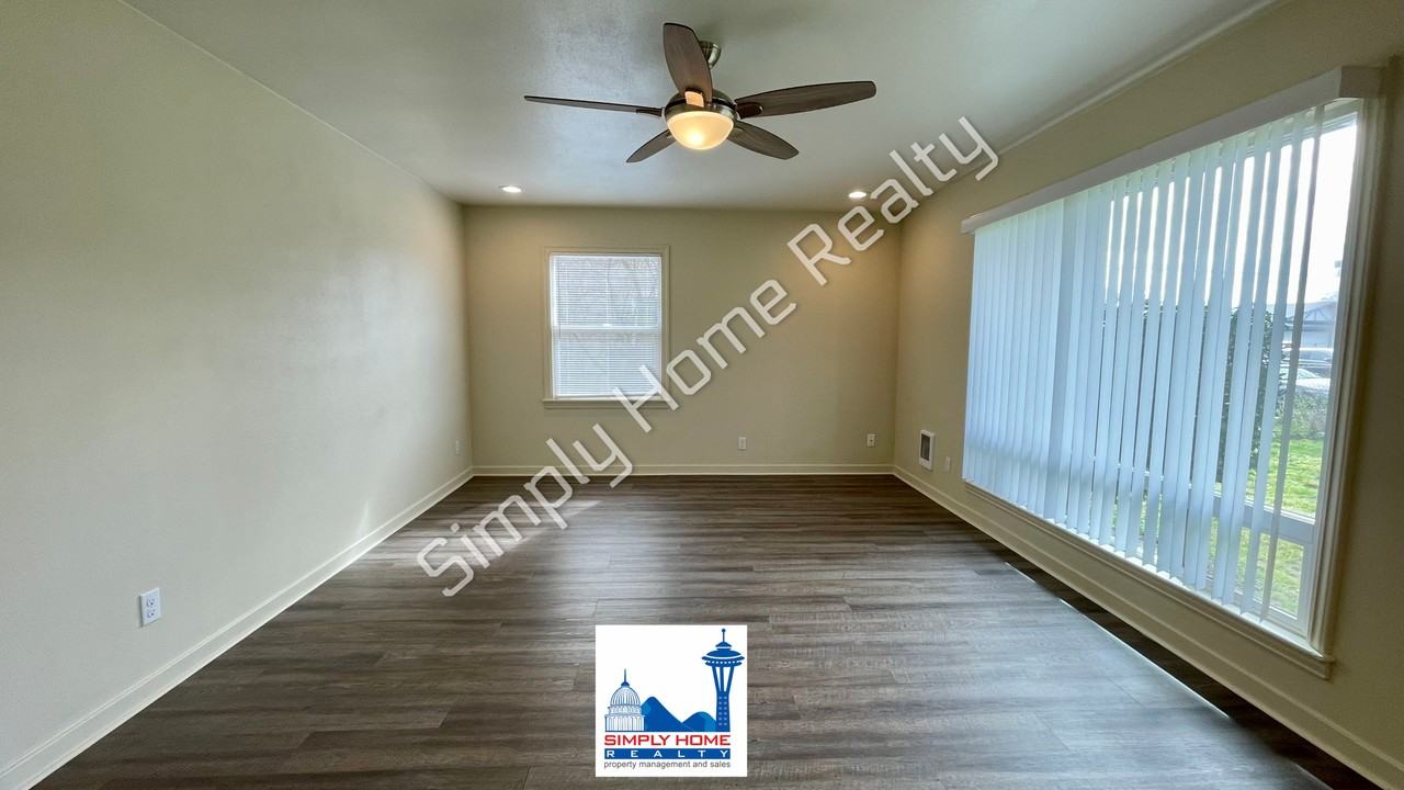 6841 S Wapato St #A - Photo 3 of 21