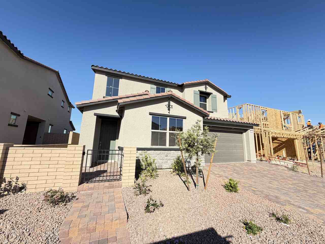 745 Cloud Creek St - Photo 2 of 50