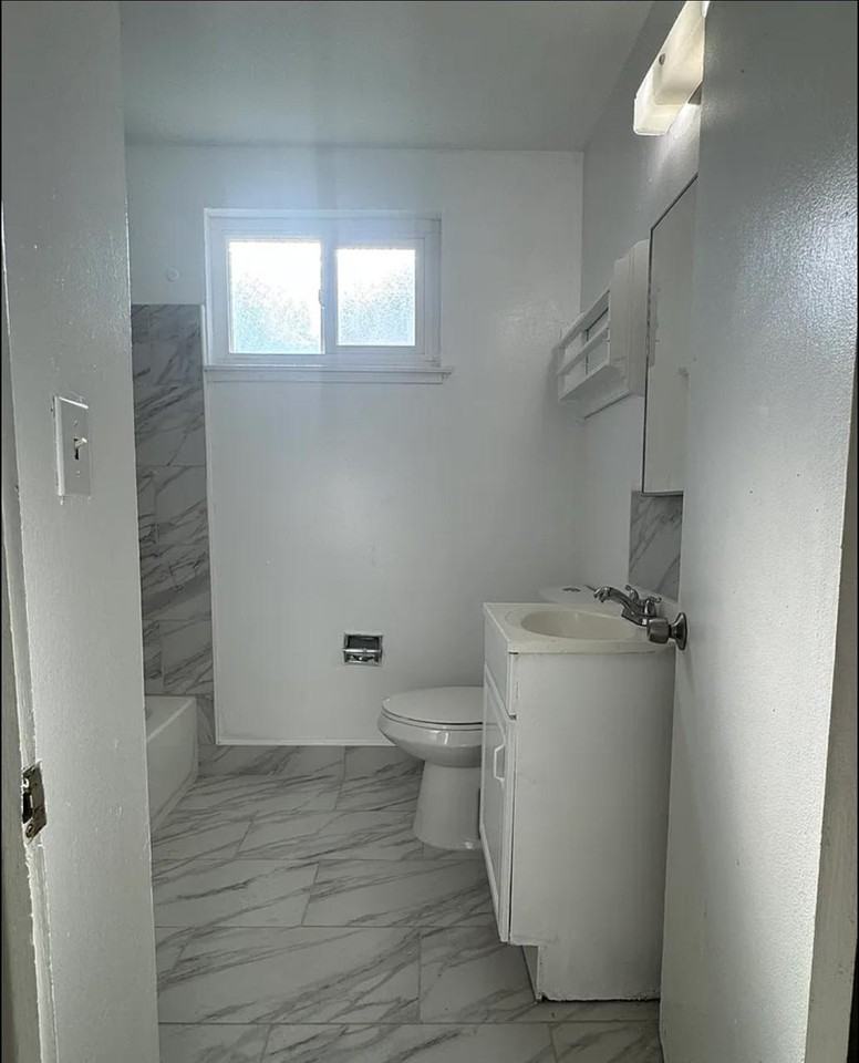 201 Alexander Ave - Photo 4 of 5