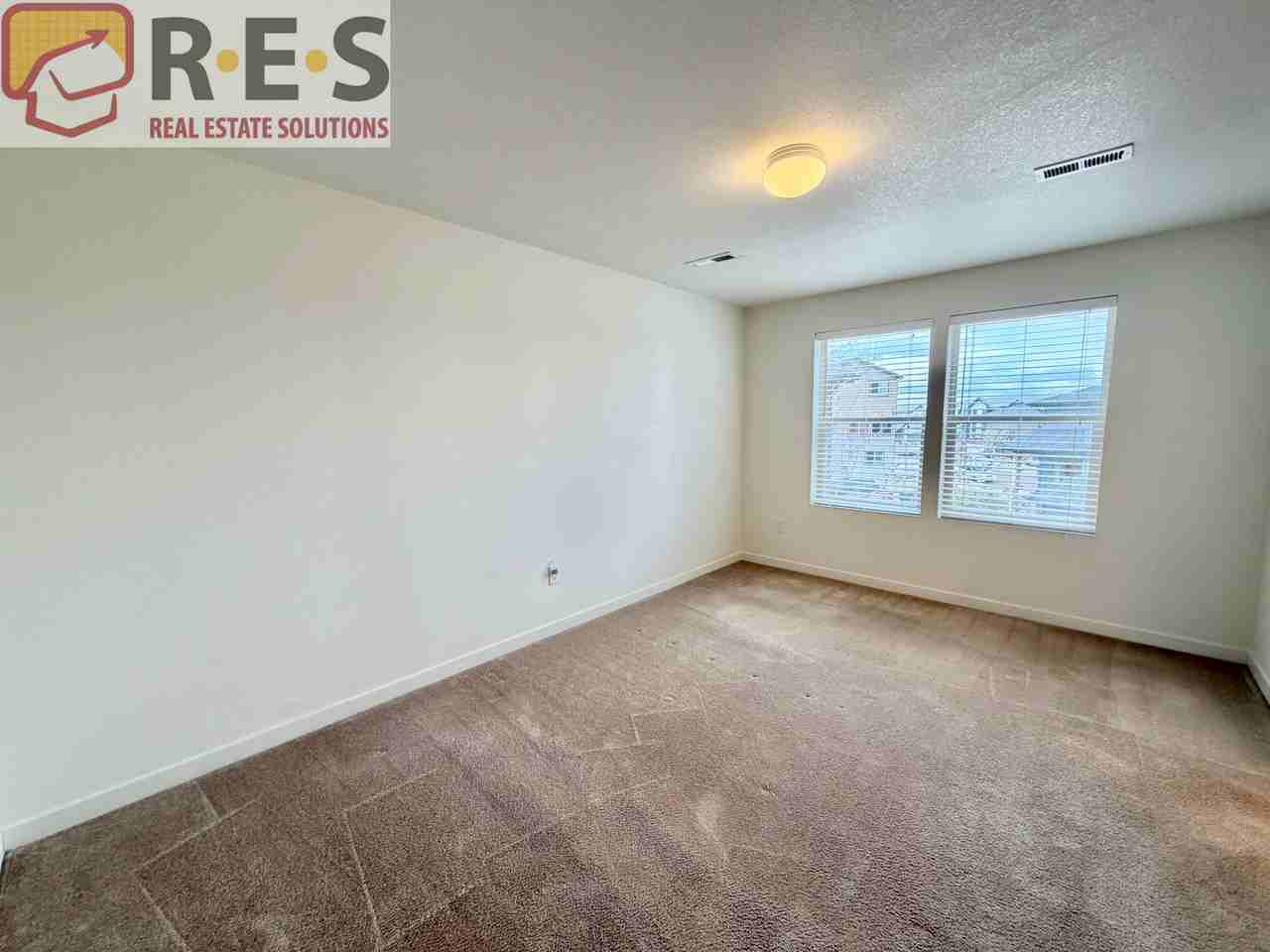 5040 Andes St - Photo 6 of 19