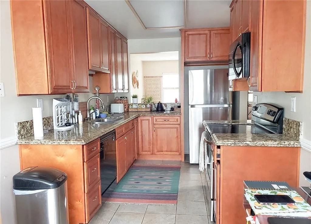 1730 E Park St - Photo 2 of 8