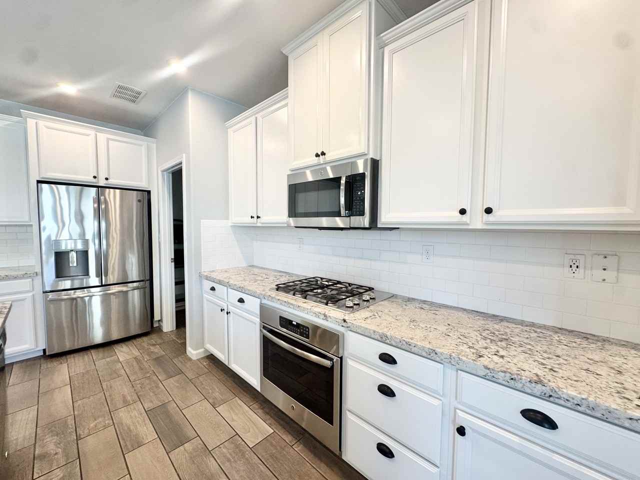 5662 Black Willow St - Photo 4 of 37