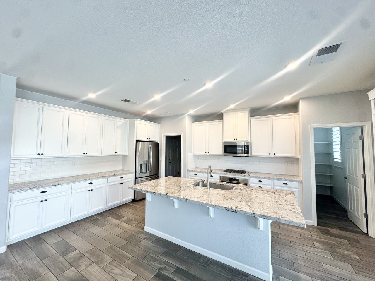 5662 Black Willow St - Photo 5 of 37