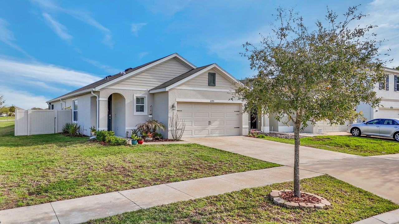 32705 Brooks Hawk Ln - Photo 2 of 42