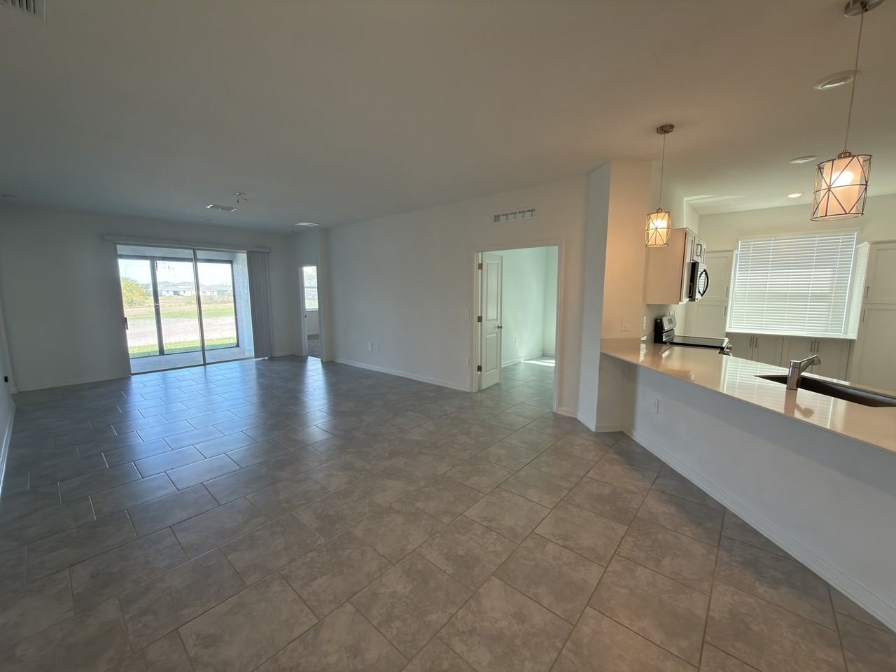 521 Reggie Rd - Photo 3 of 23