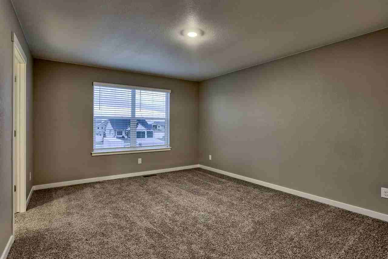 4516 Kingswood Dr - Photo 2 of 40