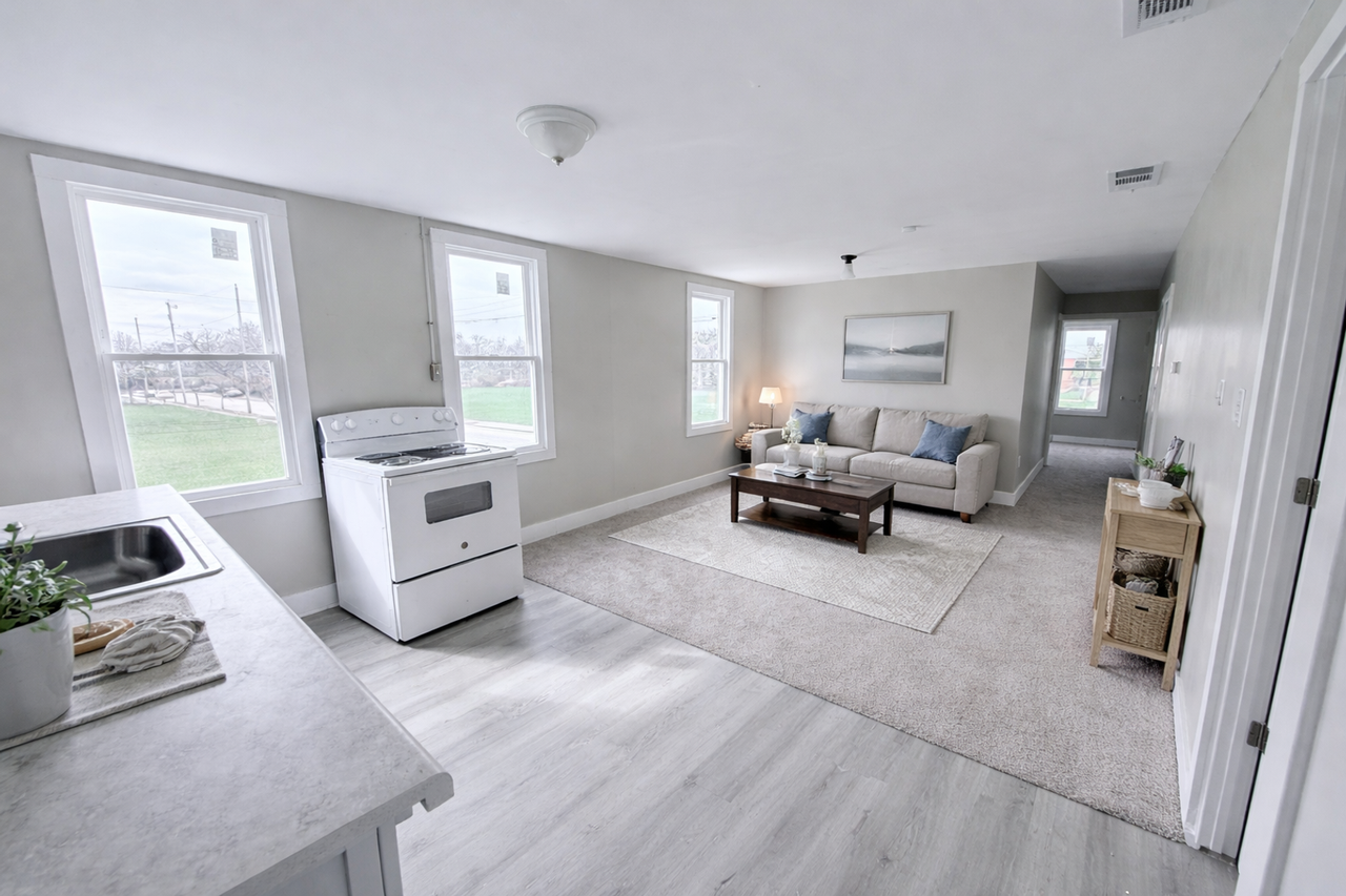 1427 E 92nd St #2 - Photo 3 of 11