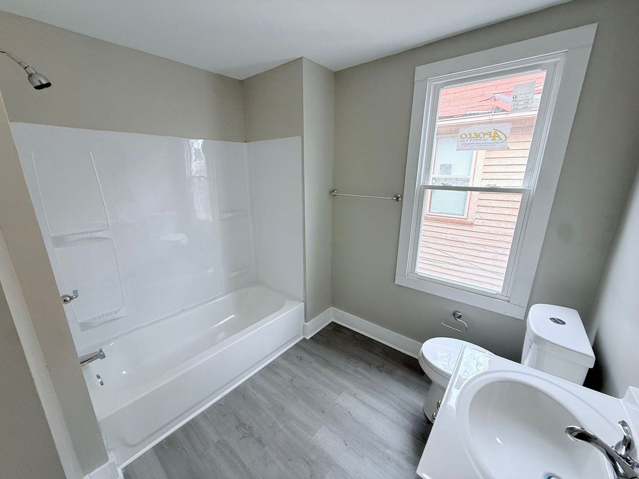 1427 E 92nd St #2 - Photo 5 of 11