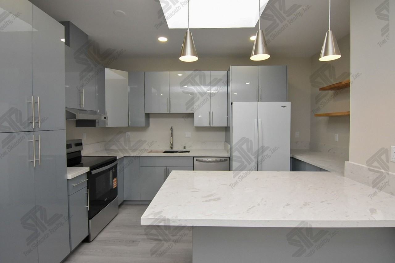 940 Hausten St - Photo 4 of 20