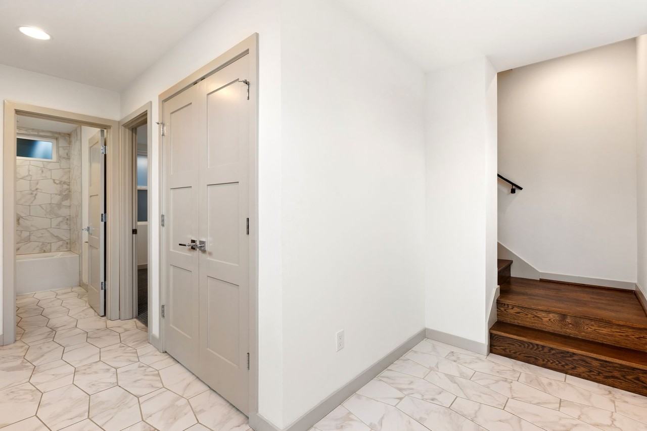 6150 Sand Point Way Ne - Photo 3 of 24