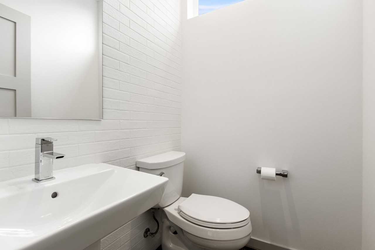 6150 Sand Point Way Ne - Photo 4 of 24