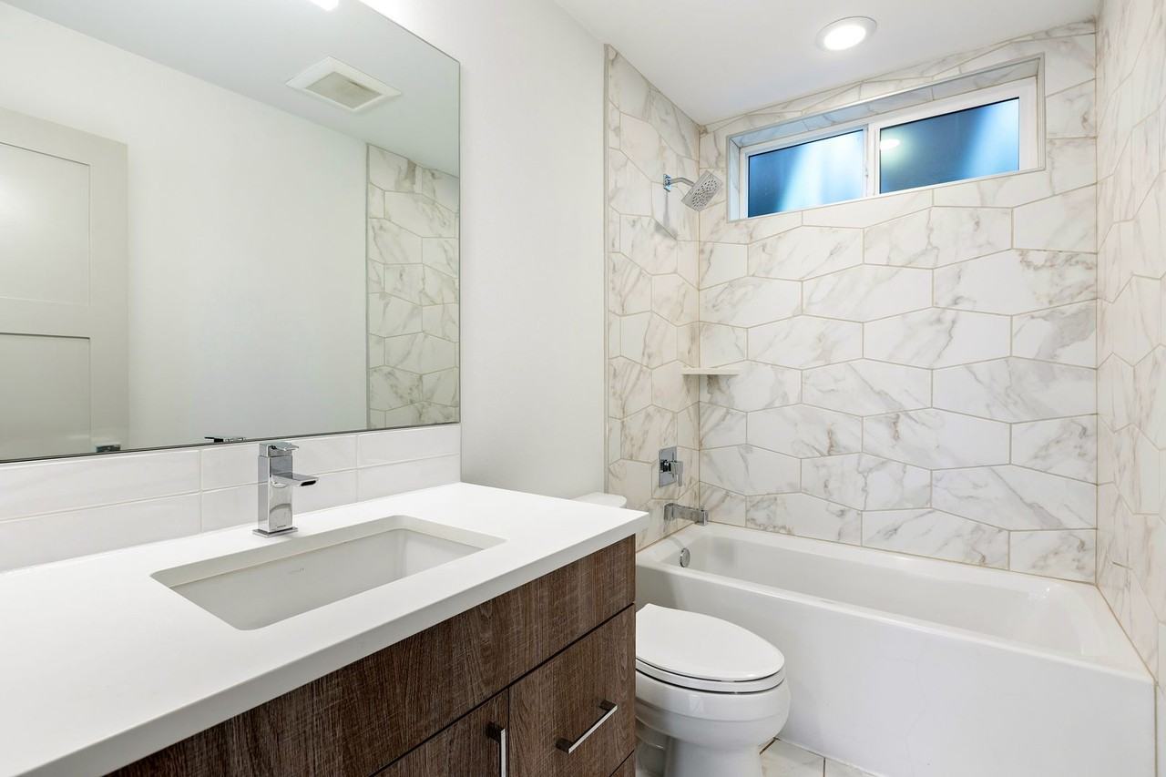 6150 Sand Point Way Ne - Photo 5 of 24