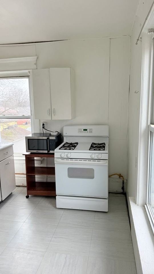 1214 W Washington St - Photo 3 of 7