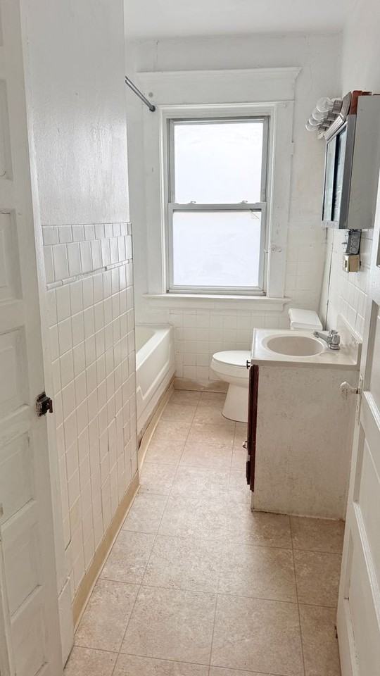 1214 W Washington St - Photo 4 of 7