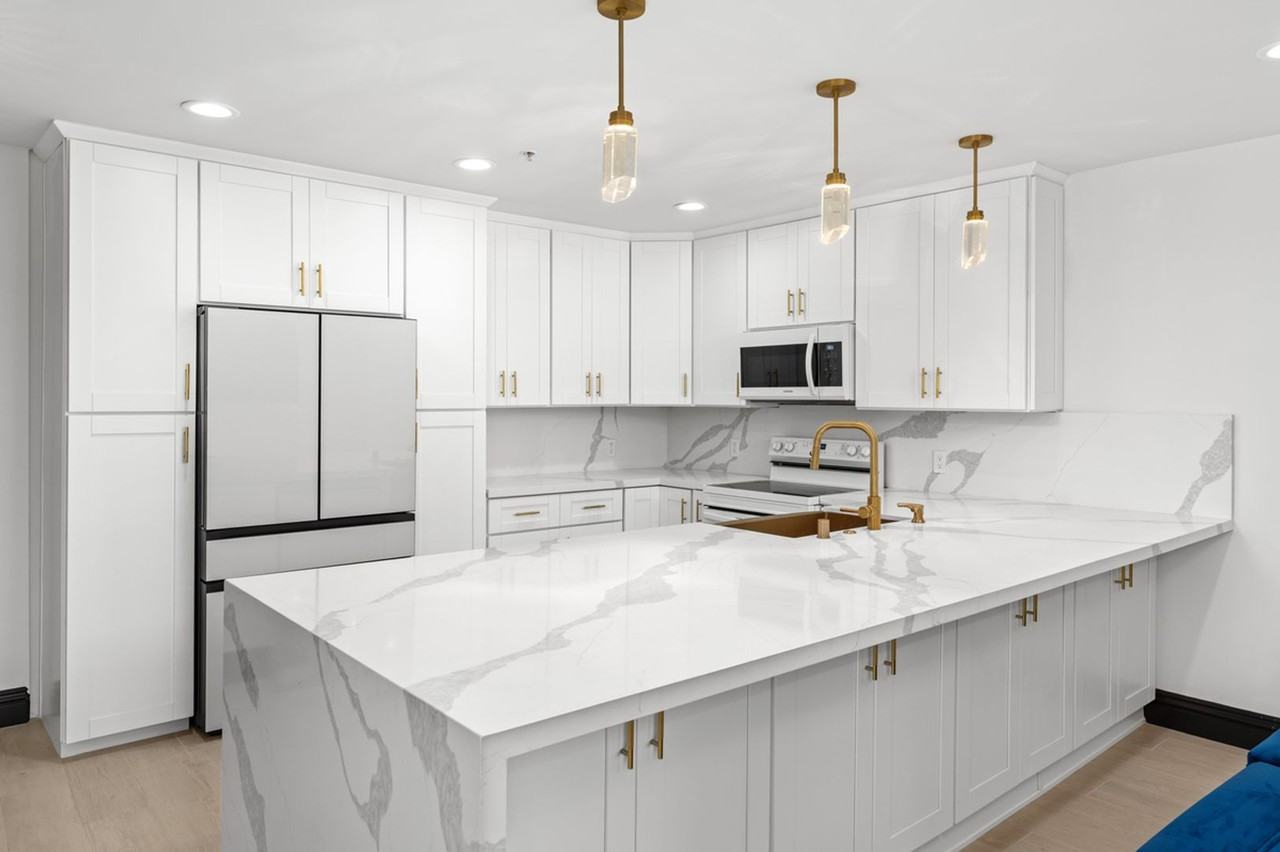 602 W Fir St - Photo 4 of 21