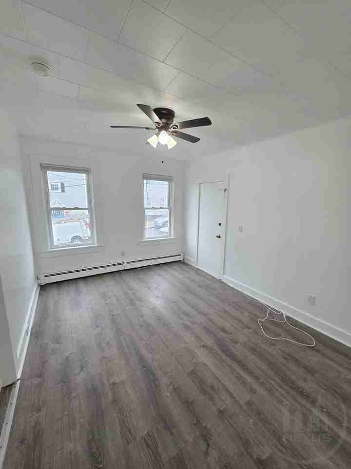 44 Bennett St - Photo 5 of 11