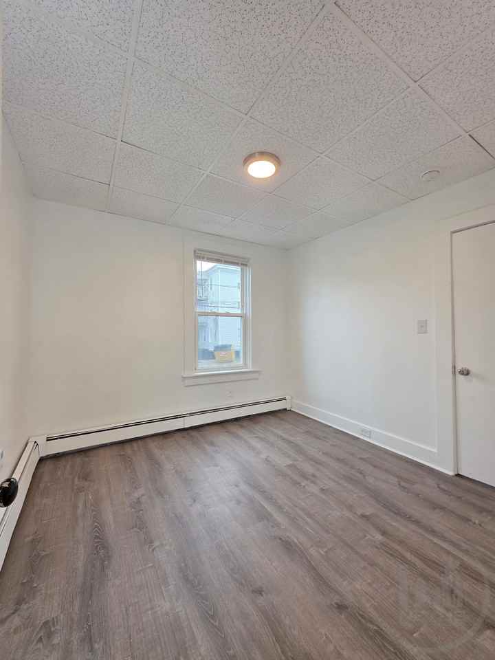 44 Bennett St - Photo 7 of 11