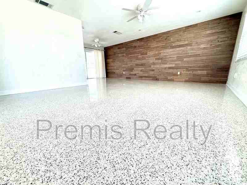 2192 Louisa Dr - Photo 2 of 10