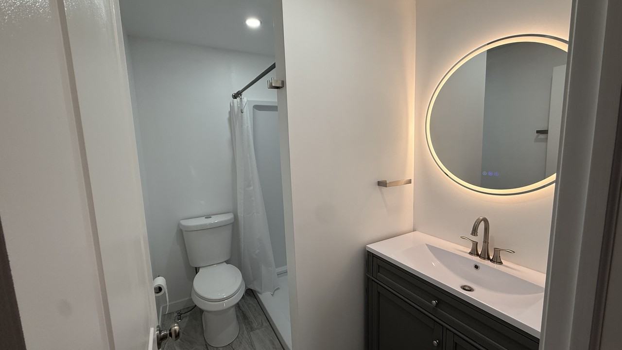 519 Park Ave #1stFL - Photo 3 of 11