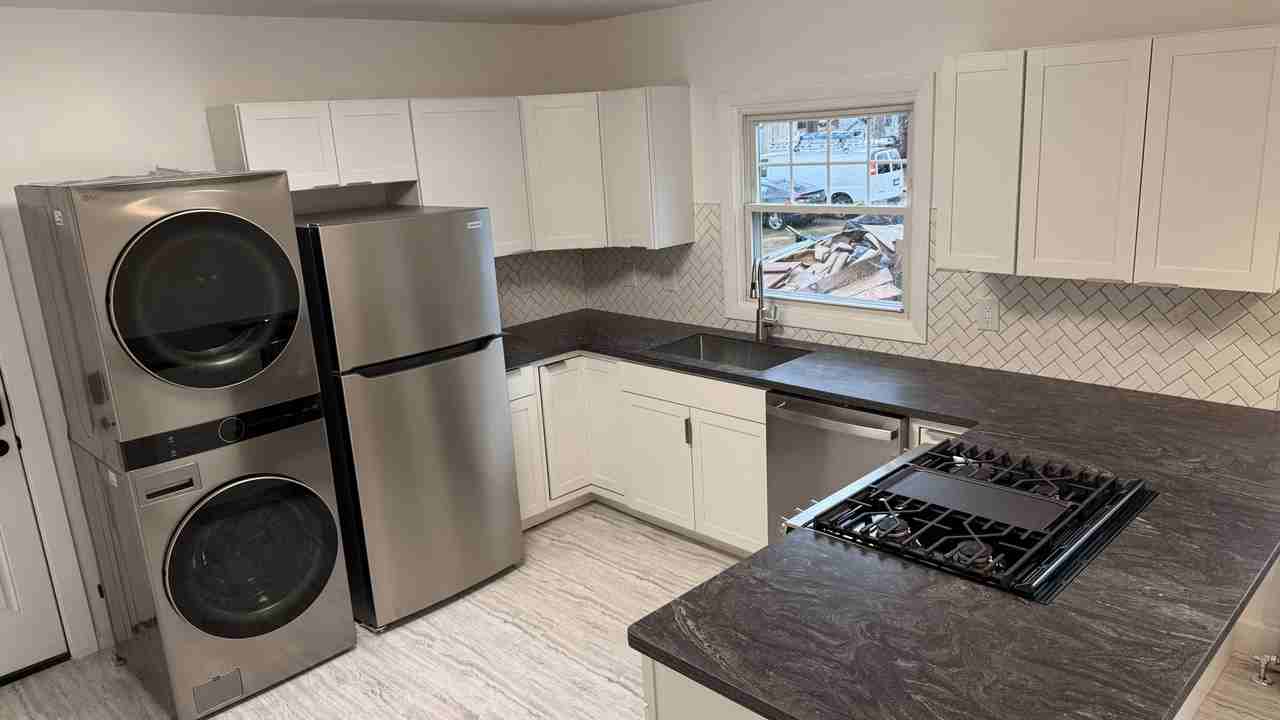 519 Park Ave #1stFL - Photo 4 of 11