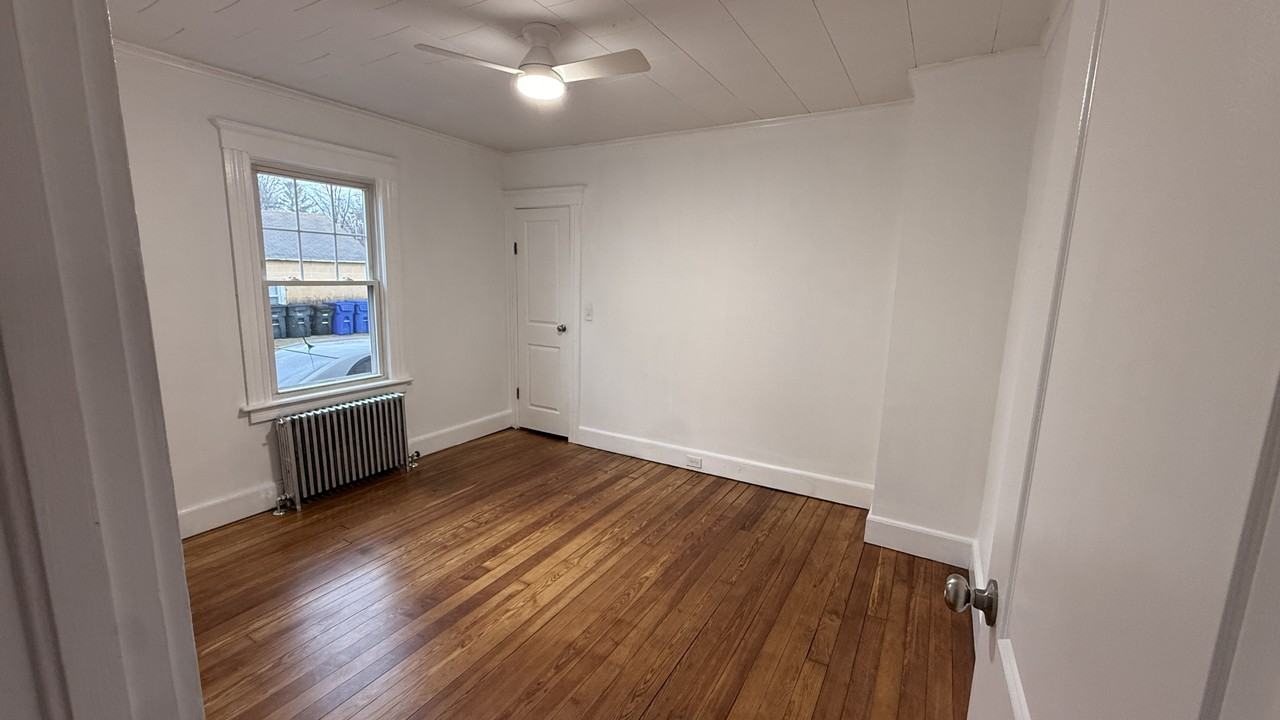 519 Park Ave #1stFL - Photo 5 of 11