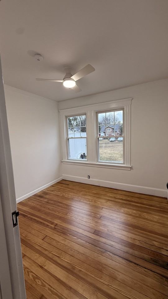 519 Park Ave #1stFL - Photo 6 of 11