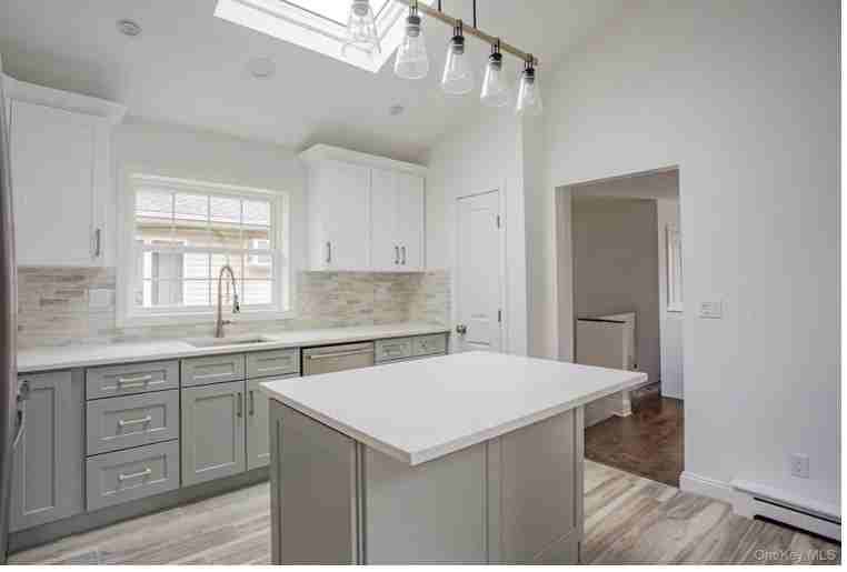 451 E Pine St - Photo 2 of 13