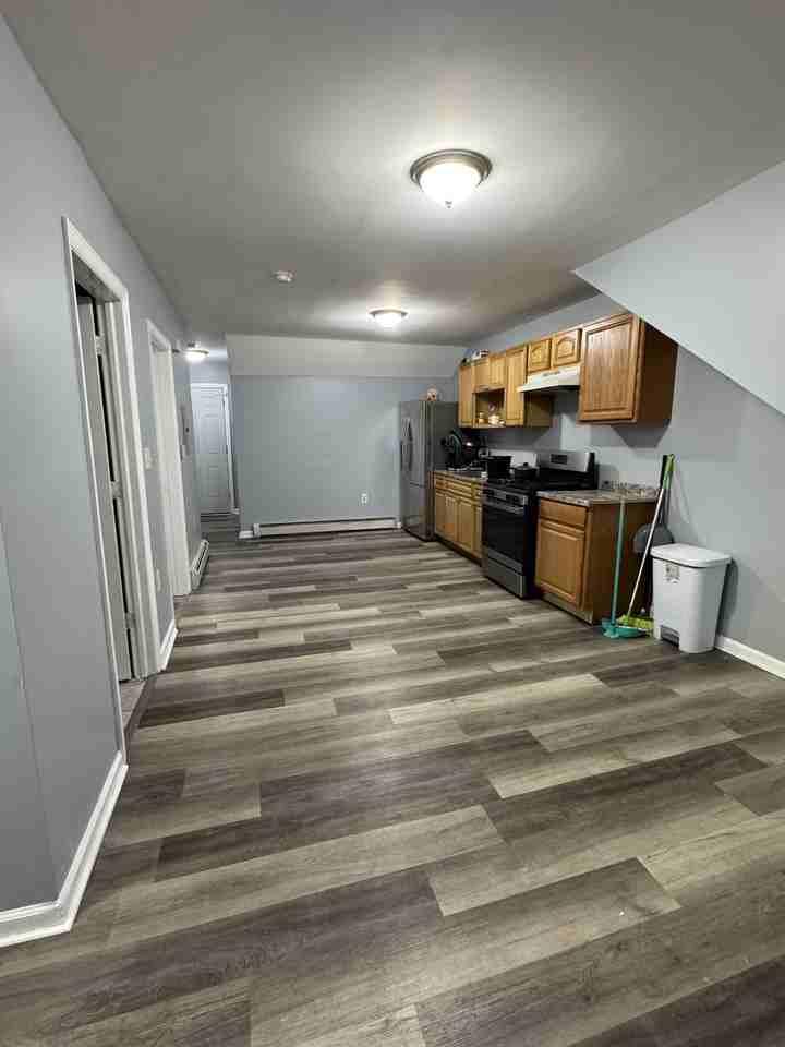 103 Lyon St #3 - Photo 4 of 8