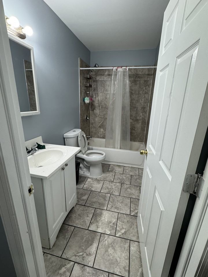 103 Lyon St #3 - Photo 7 of 8