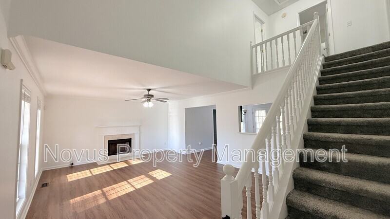 3395 Woodlake Ln - Photo 4 of 25