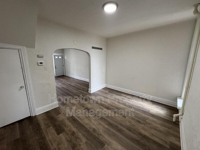 1615 Naudain St - Photo 4 of 11