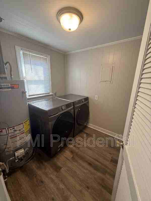 1607 Peter Paul Blvd - Photo 5 of 10