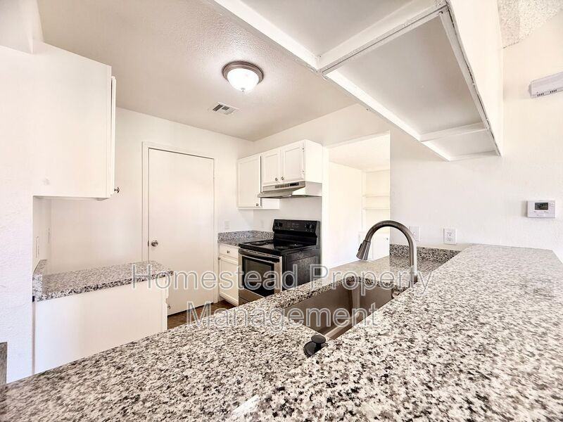 10020 S Clegern St - Photo 3 of 10