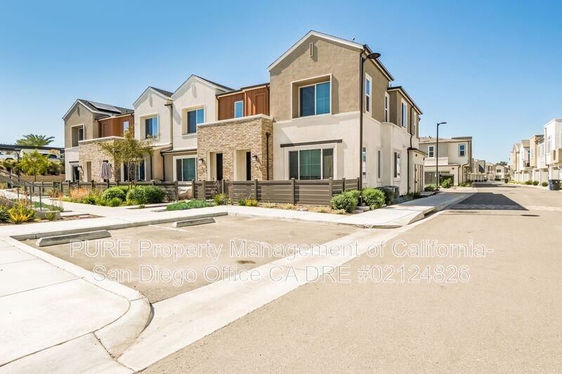 812 Mateo St #1 - Photo 5 of 18