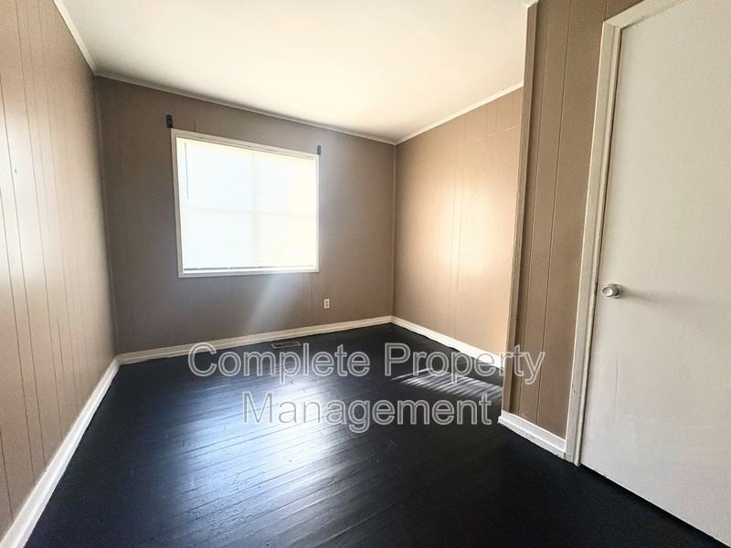 1252 18th Pl Sw - Photo 4 of 8