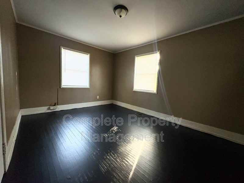 1252 18th Pl Sw - Photo 6 of 8